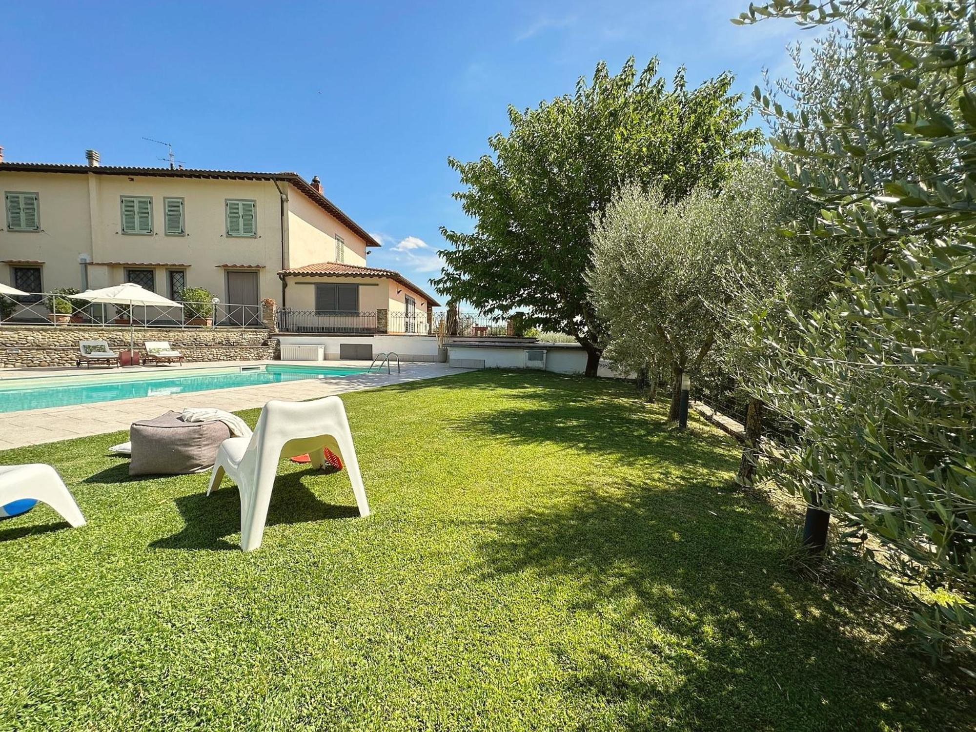 Villa Il Cipresso แตร์รานูโอวา บราชโชลีนี ภายนอก รูปภาพ